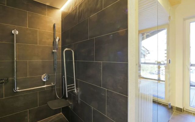Lush Apartment in Kaprun with Sauna, Hot Tub & Views