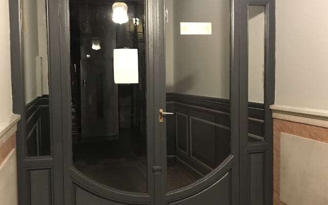 Апартаменты Stay at Home Madrid Apartments VIII вид на фасад