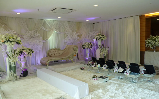 Roof Garden Hotel