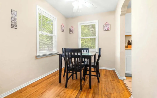 Charming Seminole Heights Getaway