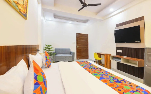 FabHotel 24x Living