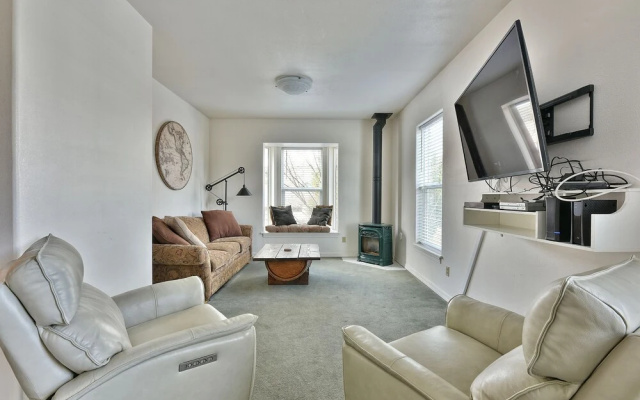 232 4th Street