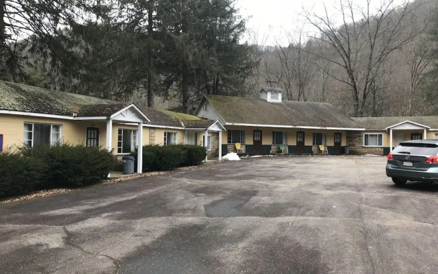 Ox Yoke Inn