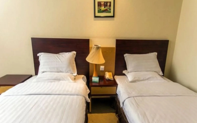 Linglong Neighbourhood Holiday Hotel