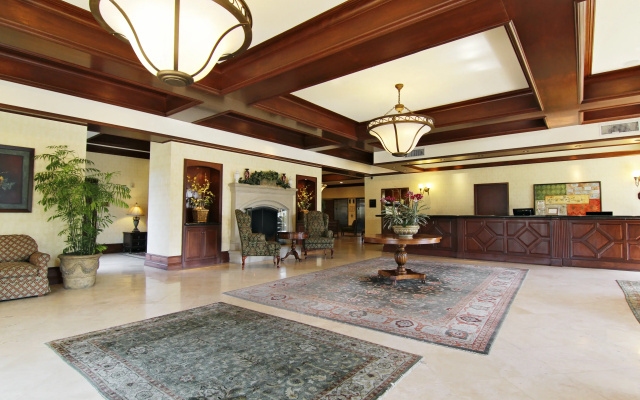 Bay Landing Hotel