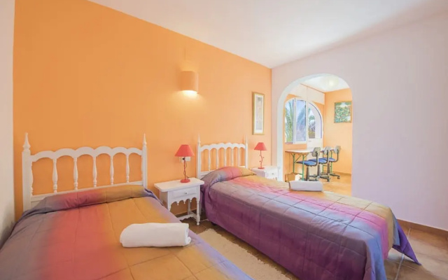 Villa - 5 Bedrooms with Pool, WiFi and Sea views - 104968