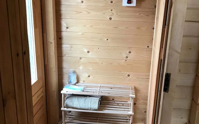 Off Grid Cabin Sleeps 2, Pets Ok, 20 min to Dunoon
