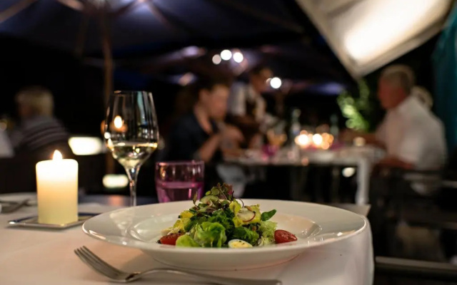 Zeller Hotel & Restaurant