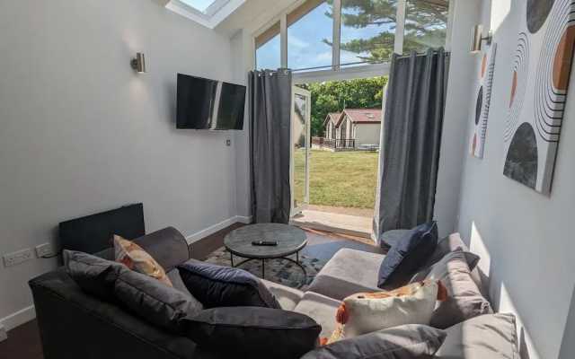 Cozy Two Bedroom Chalet in Sidmouth