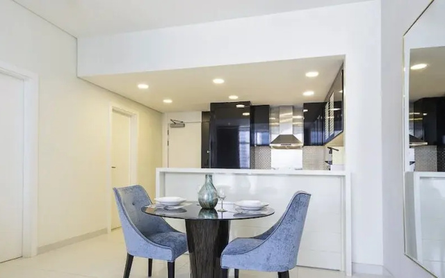 LUX The Bays Edge Canal View Suite
