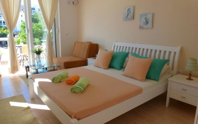Lungo Mare Apartments in Ulcinj, Montenegro from 39$, photos, reviews - zenhotels.com hotel front