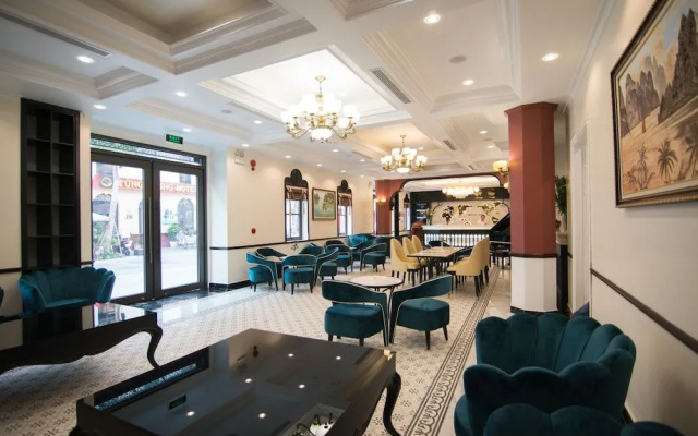 Dragon Hotel