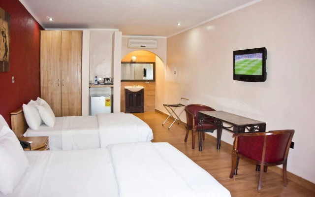 Tropical Enclave Hotel