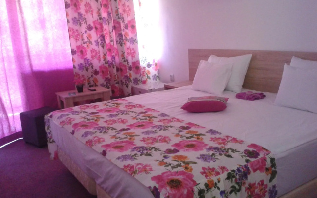 Hotel Semiramis