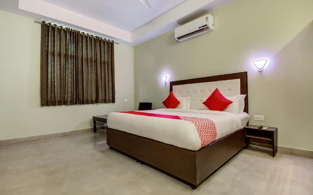 Capital O 16579 Hotel Dream Palace