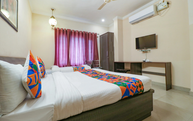 FabHotel Golden Sunrise Inn