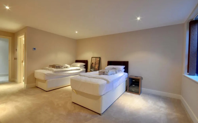 6 Sandbourne