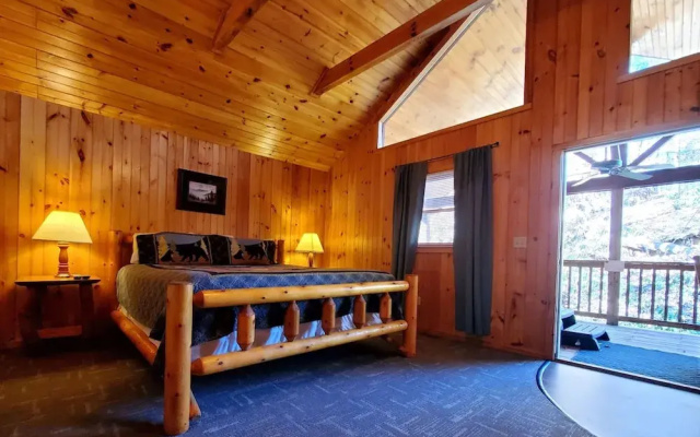 Urban Escape - 1BR King Cabin