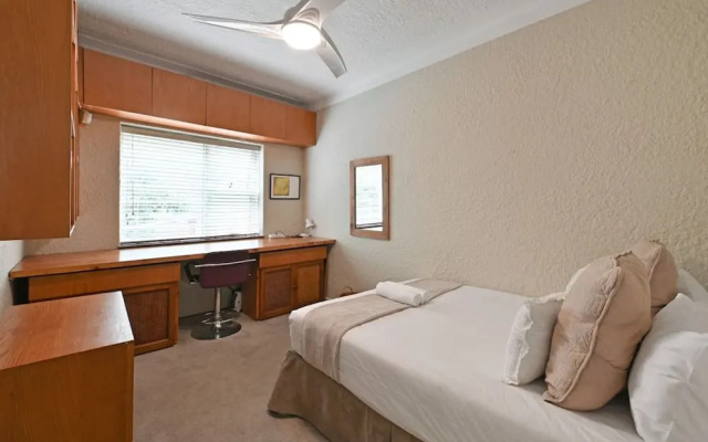 Cozy 2-bed Apartment Below Table Mountain