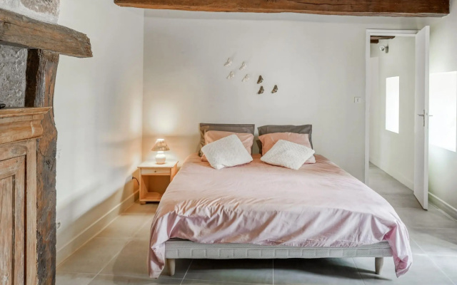 Peaceful Holiday Home in Teillots with Private Pool