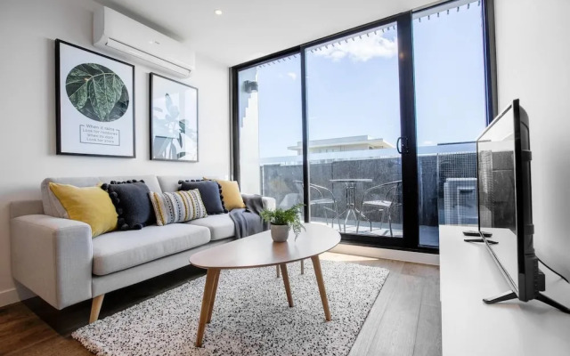 61*Boutique one-bedroom*Boxhill Central*Mall