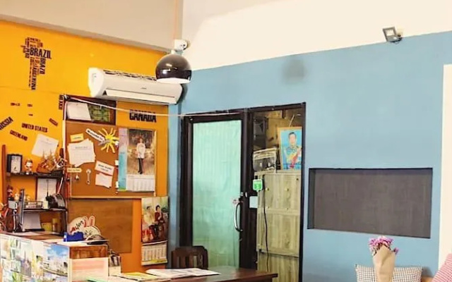 Good Deal Hostel