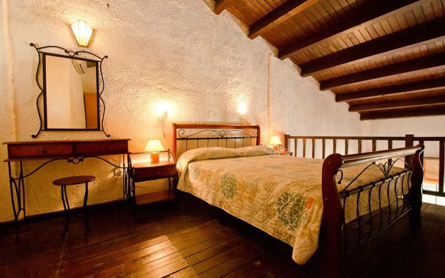 Delphi Hotel