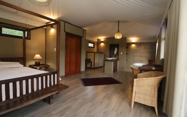 Inzalo Safari Lodge