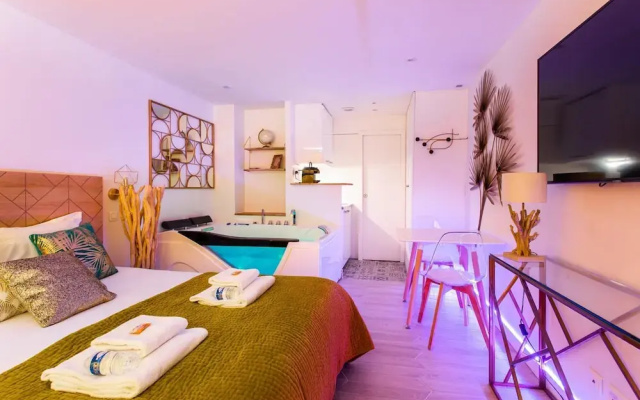 Love Room - 2P With Jacuzzi