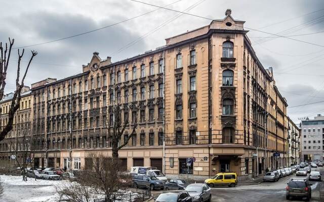 Гостиница Guests Love on Blokhina вид на фасад