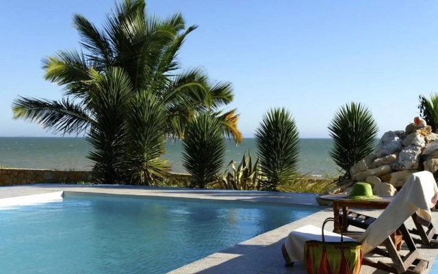 Caliente Beach Lodge