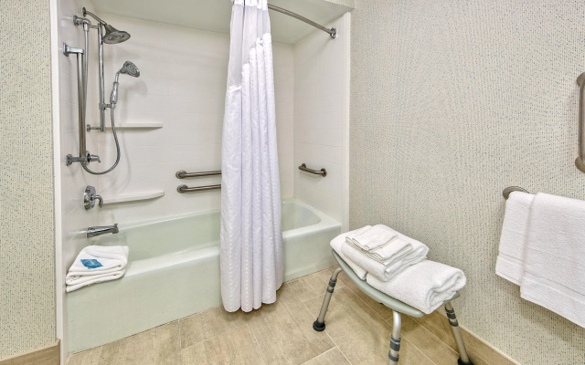 Holiday Inn Express Memphis Medical Center Midtown by IHG