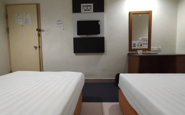 OYO 90632 Faber Inn