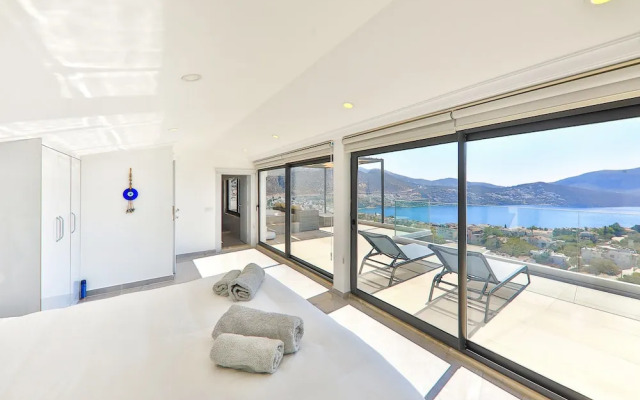 Villa Kajaim Sleeps 8 With Pool