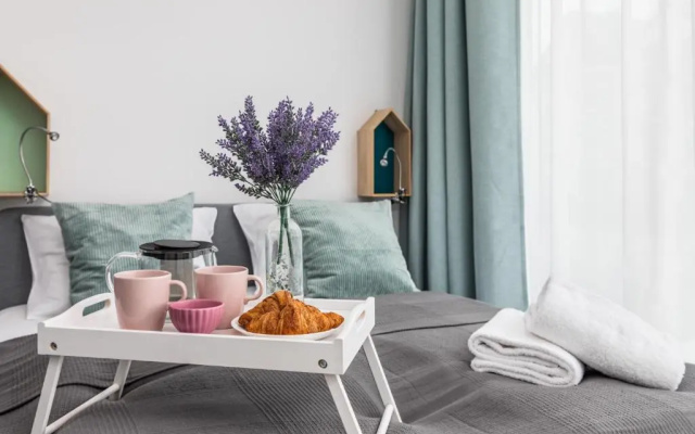 Sunny Apartments by Renters
