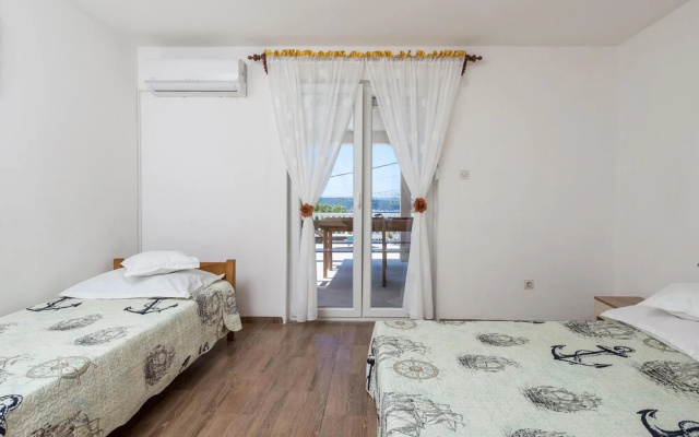 Amazing Apartment in Banjol With 1 Bedrooms and Wifi