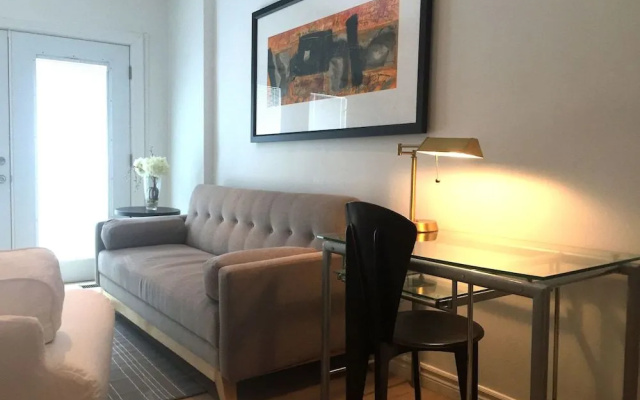 Beautiful Two Level House in Yorkville