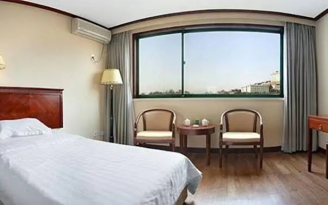 Weihai Qiming Holiday Hotel