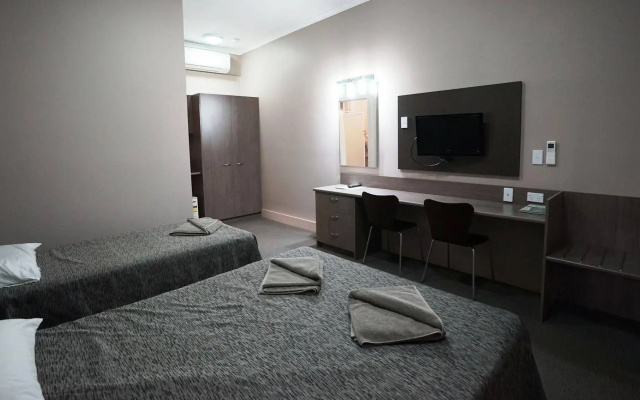 Bluestone Motor Inn