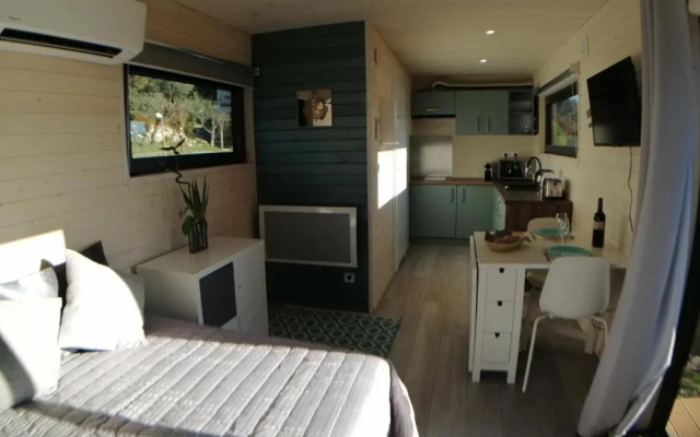 Les Lodges De lOliveraie De Virevent