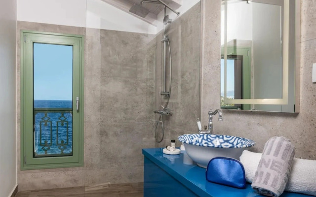 Evilia Beach Villa in Varvara