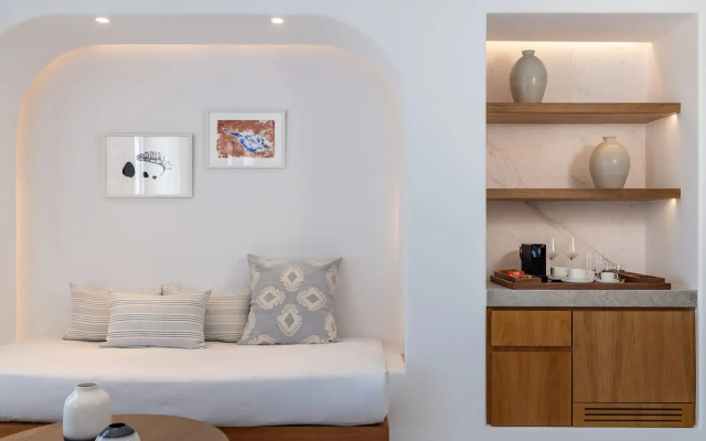 Sandblu Santorini, LXR Hotels & Resorts