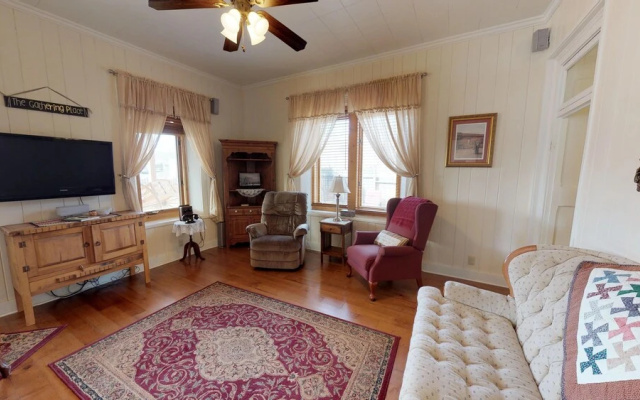 Bluff Family Retreat