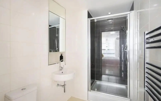 5 Mins Walk to Moorgate Tranquil City Retreat