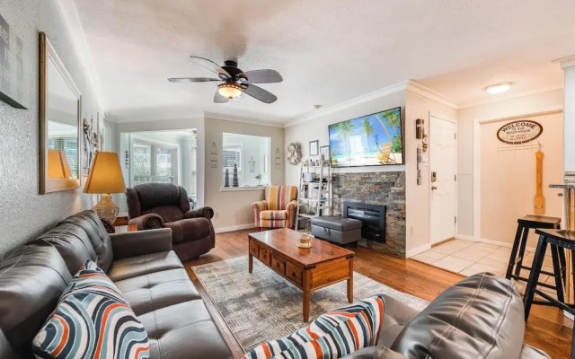 Gulf Breeze by Silver Sands Vacation Rentals