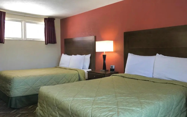 Super 8 By Wyndham Greensburg/Latrobe