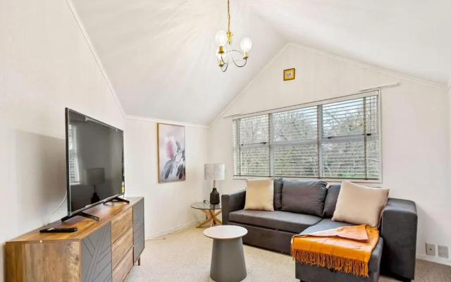 Charming 3 Bedroom Home In Tranquil Rural Karaka
