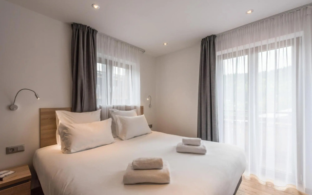 MERANTI - Design apartment with spa and gym