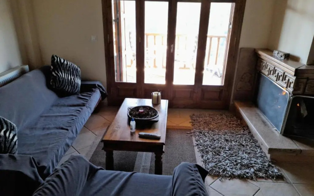 Giova's House