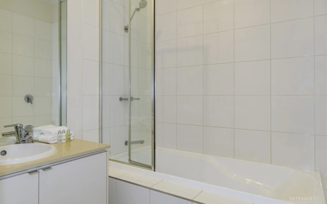 3 Bedroom Condo - Access to Pool Torquay